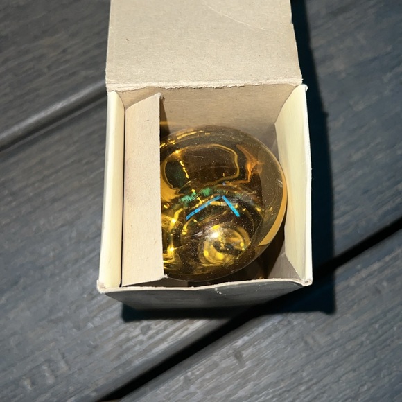 Light bulb - Picture 3 of 3